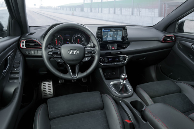 I30fastbackninterior5