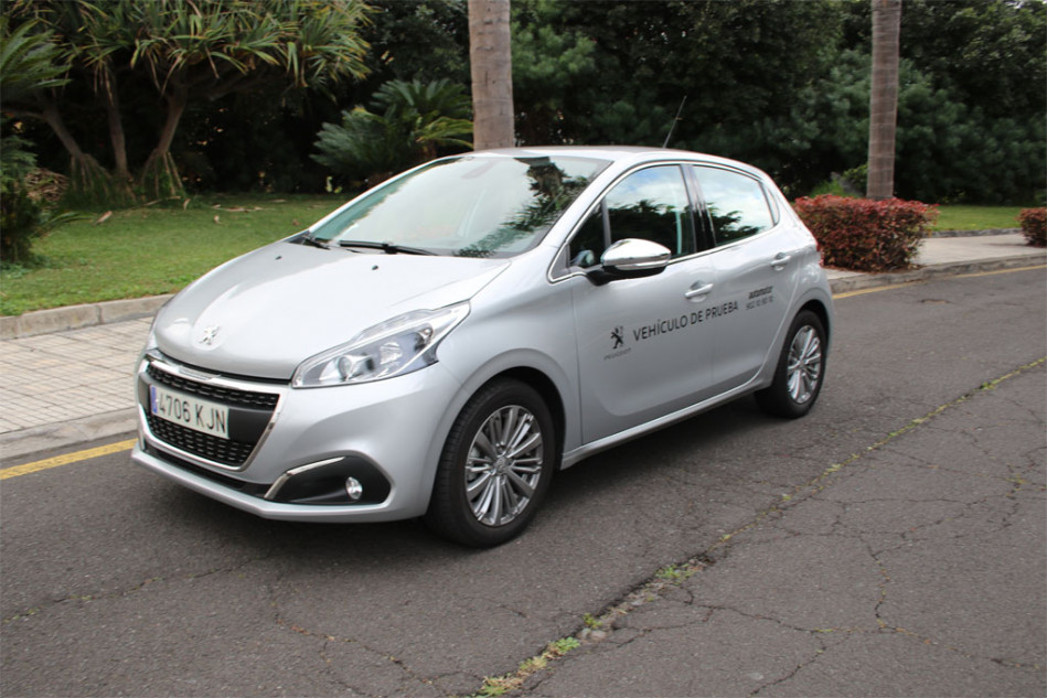 Peugeot208006